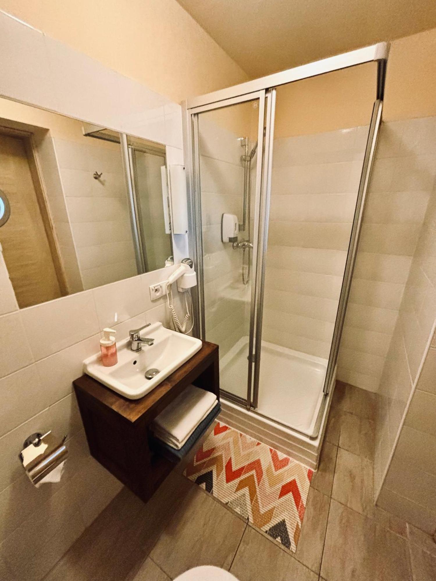 Bedrooms 3 Maja 15A 우치 외부 사진