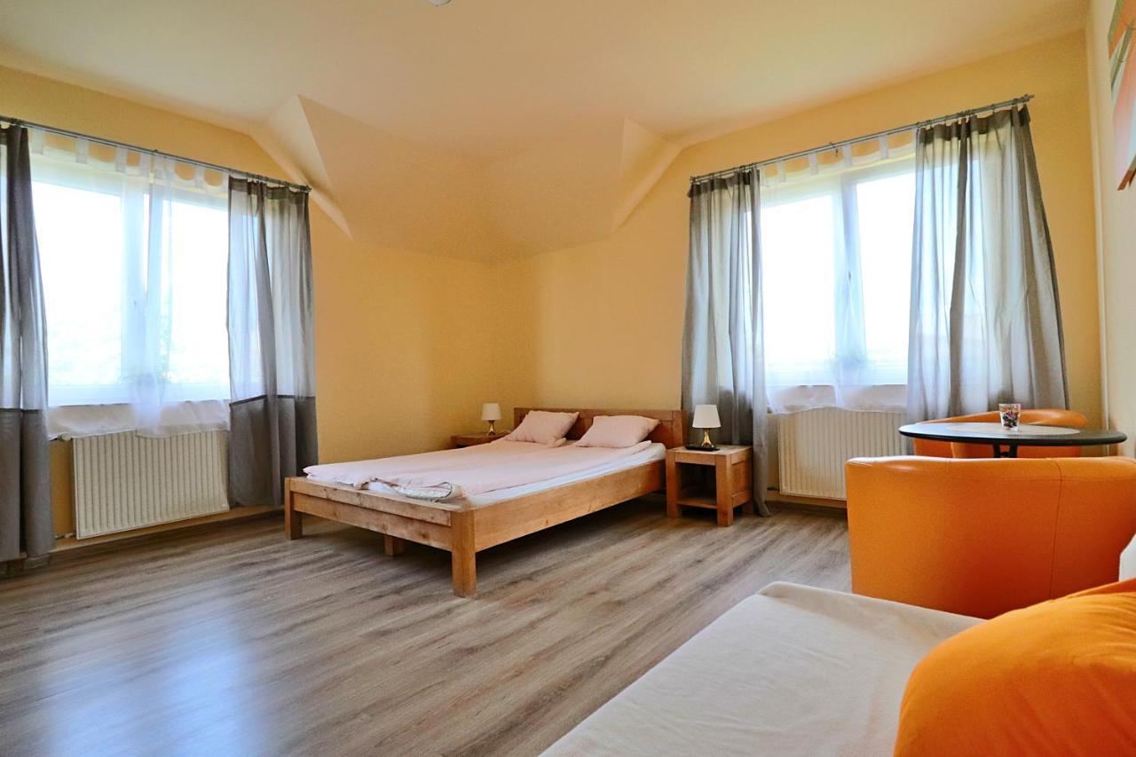 Bedrooms 3 Maja 15A 우치 외부 사진